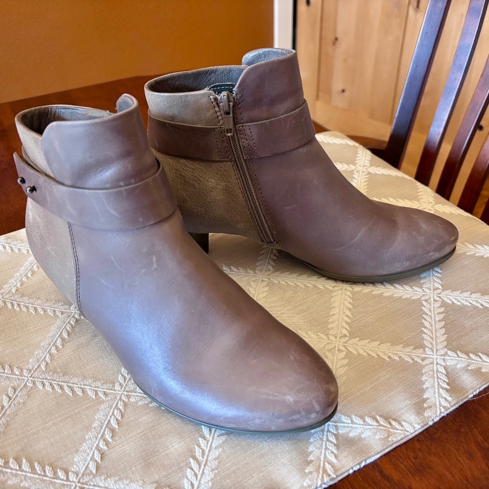 Ecco Women’s Sculptured 45 Gray Ankle Boots Size 8 EU 38